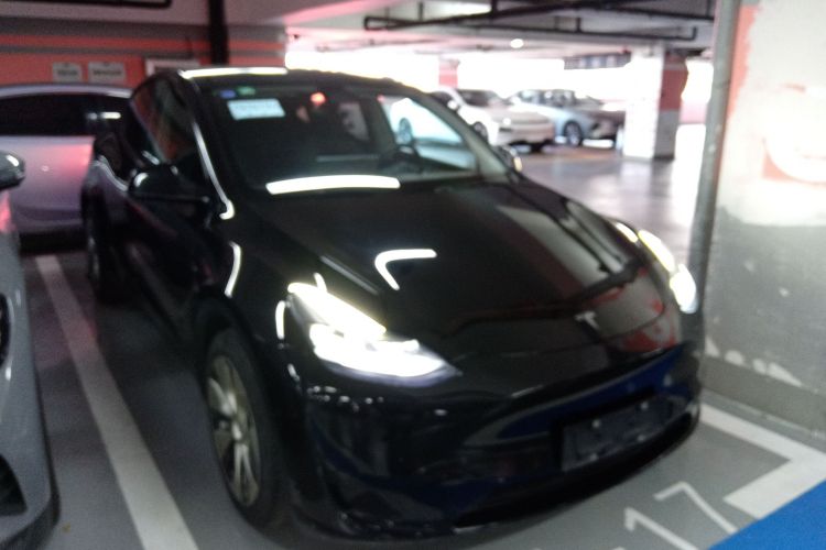 特斯拉 Model Y 2022款 后轮驱动版车身外观6002