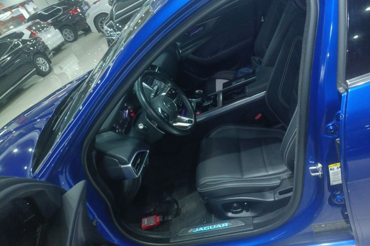 捷豹XEL 2020款 2.0T 200PS R-DYNAMIC 青春运动版中控内饰7003