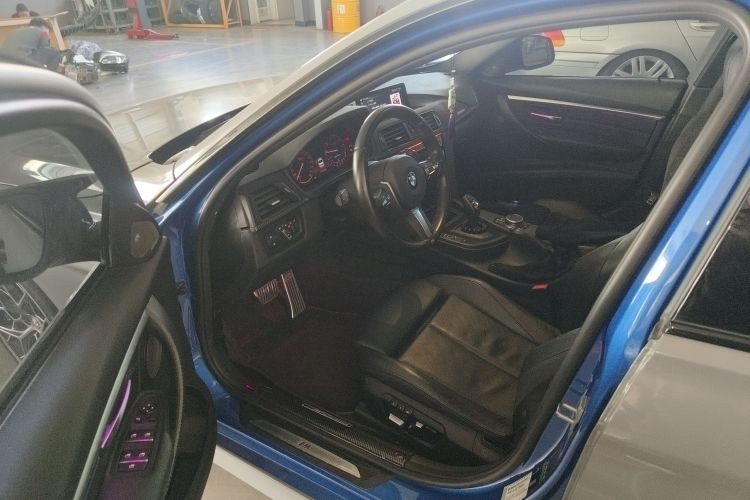 宝马3系 2019款 320i M运动曜夜版中控内饰20