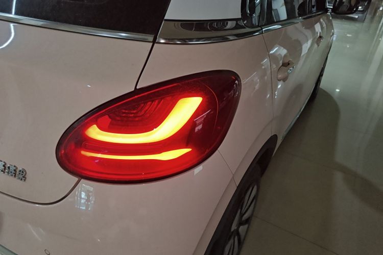 五菱汽车 五菱缤果 2023款 410km 灵犀尊享款车身外观9