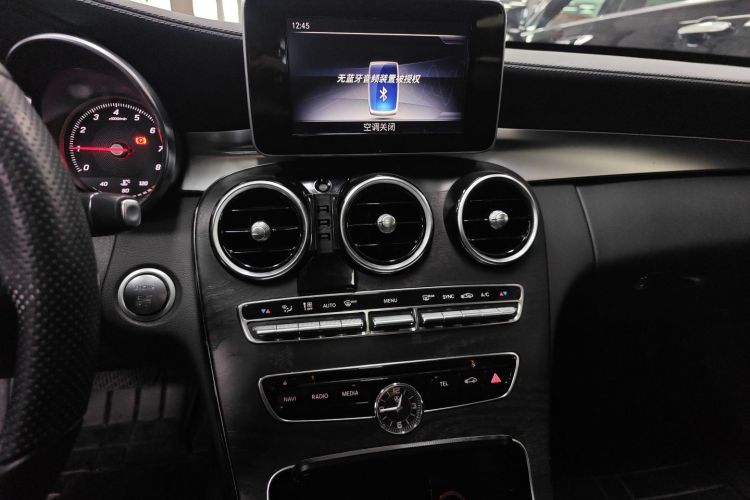 奔驰C级 2017款 C 180 L 运动版中控内饰16