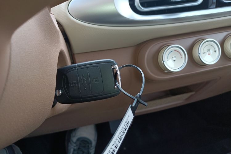 五菱汽车 宏光MINIEV 2025款 四门版 进阶款中控内饰11