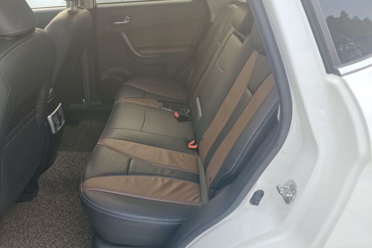 广汽传祺 传祺GS5 Super 2016款 1.8T 自动两驱周年纪念版中控内饰21