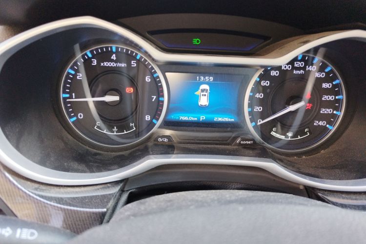 吉利汽车 帝豪 2017款 两厢RS百万款 1.5L CVT向上版中控内饰15