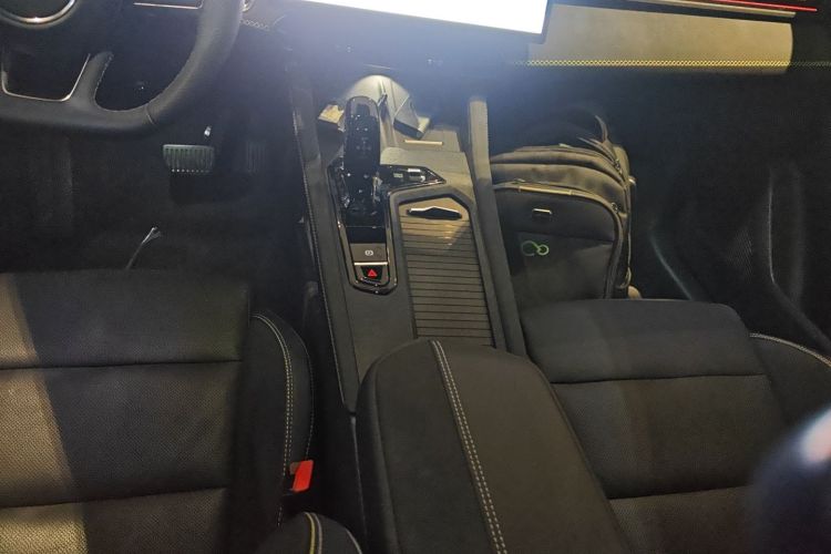 领克03 2025款 1.5TD DCT冠军版Pro中控内饰18