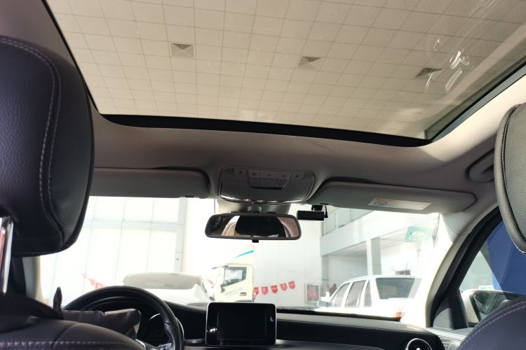 奔驰C级 2017款 改款 C 200 L 4MATIC 运动版中控内饰22