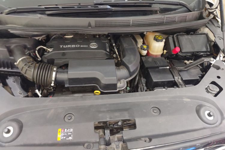 别克GL8 2023款 ES陆尊 尊享型机舱底盘24