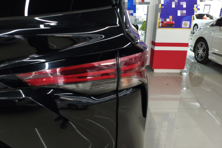 丰田 格瑞维亚 2022款 2.5L混动 尊爵版车身外观9