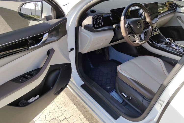 比亚迪 秦PLUS 2023款 冠军版 EV 420KM超越型中控内饰7003