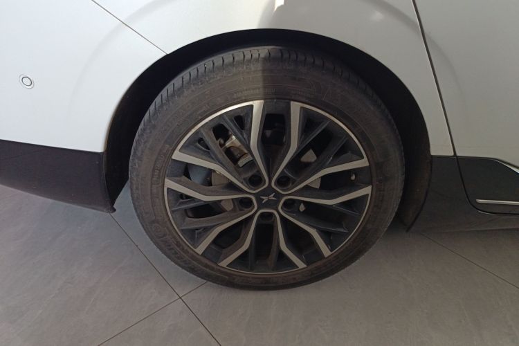 小鹏P5 2022款 550E车身外观6008