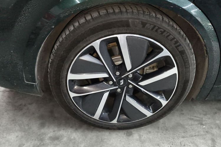 理想汽车 理想L9 2024款 Pro车身外观6008