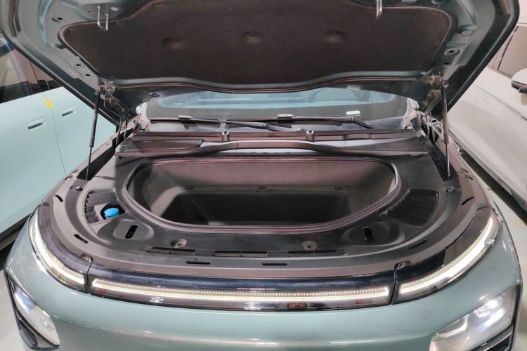 小鹏G9 2024款 702 Max机舱底盘24