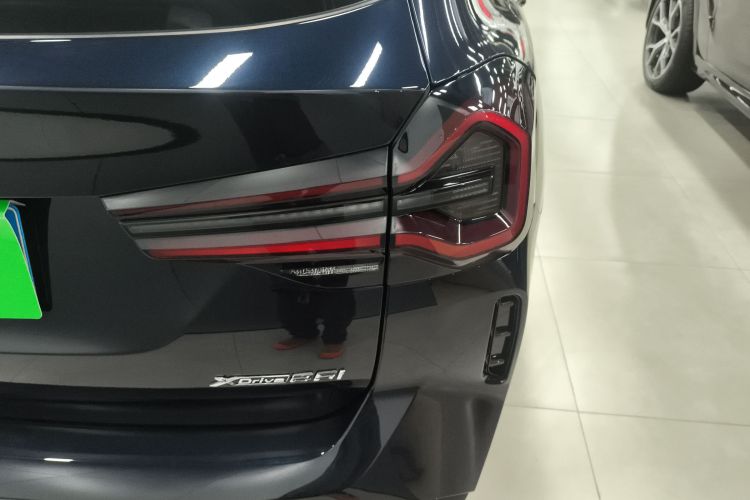 宝马X3 2022款 xDrive25i M运动套装车身外观9