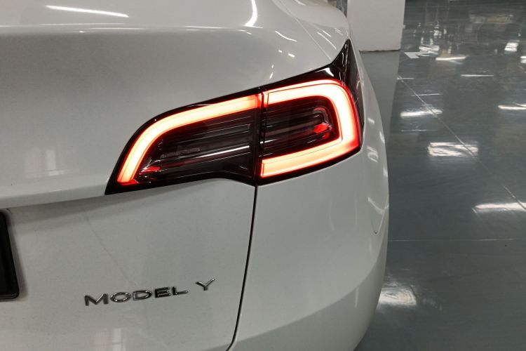 特斯拉 Model Y 2024款 后轮驱动版车身外观6006