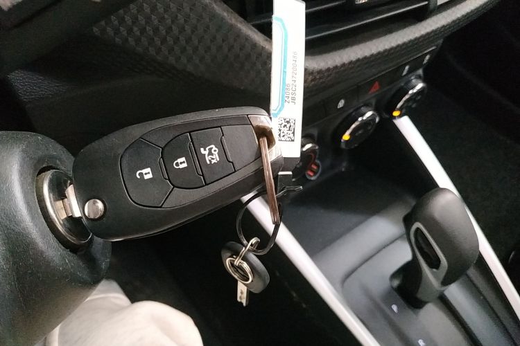 雪佛兰 科沃兹 2020款 325T 自动欣悦版中控内饰11