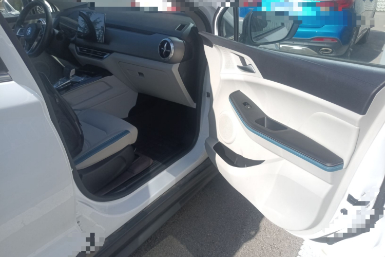 比亚迪 元Pro 2023款 401KM豪华型局部细节9005