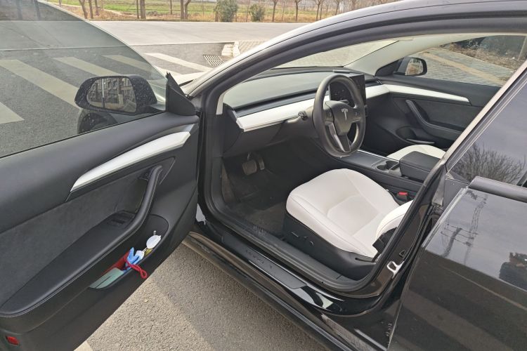特斯拉 Model 3 2022款 后轮驱动版中控内饰20