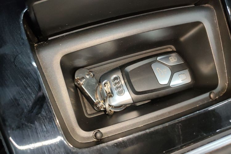 奥迪A5 2022款 Cabriolet 40 TFSI 时尚动感型中控内饰11