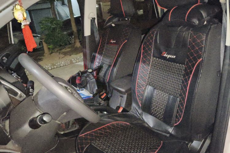 北汽幻速H3 2017款 1.5L 手动舒适天窗版中控内饰19