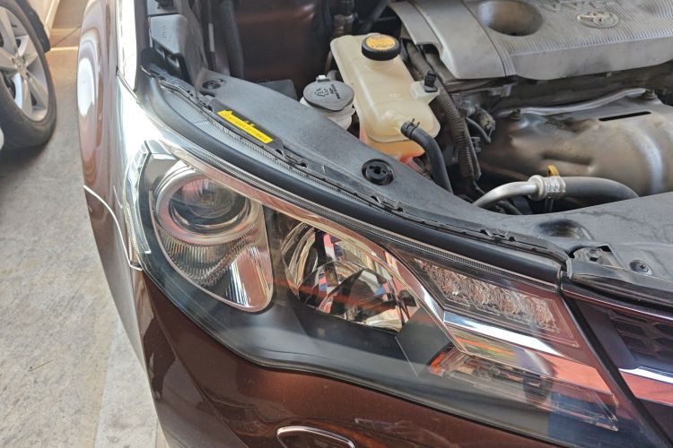 丰田 RAV4荣放 2015款 2.5L 自动四驱精英版车身外观8