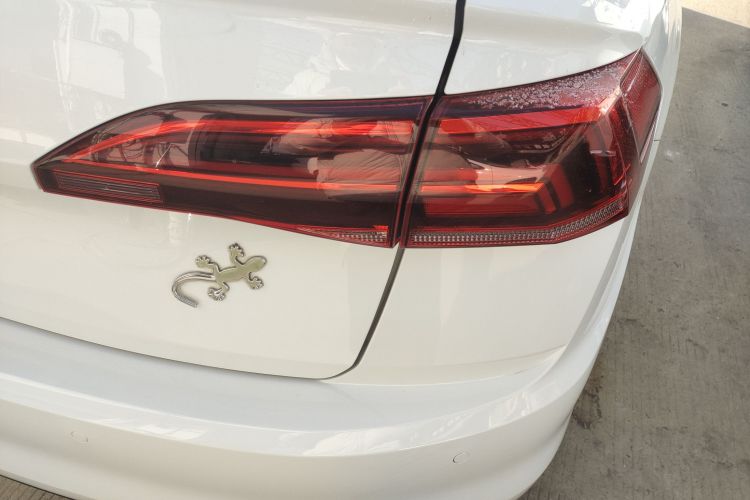 大众 宝来 2020款 1.5L 手动舒适型车身外观9