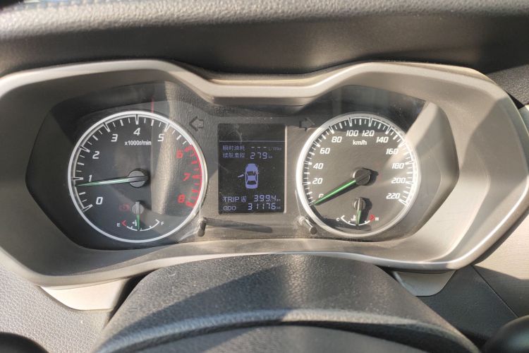 海马M3 2016款 1.5L 手动时尚型中控内饰14