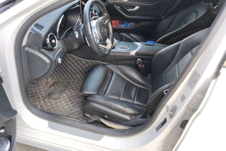 奔驰C级 2020款 C 200 L 时尚型运动版局部细节19