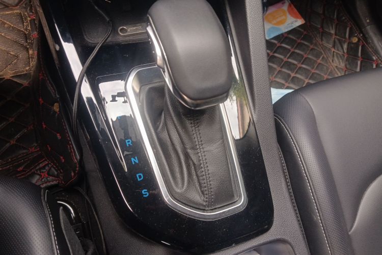 福特 福睿斯 2021款 1.5L 自动钻石版中控内饰18