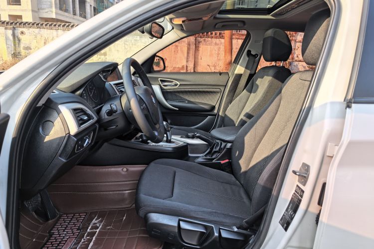 宝马1系(进口) 2013款 改款 116i 领先型中控内饰19