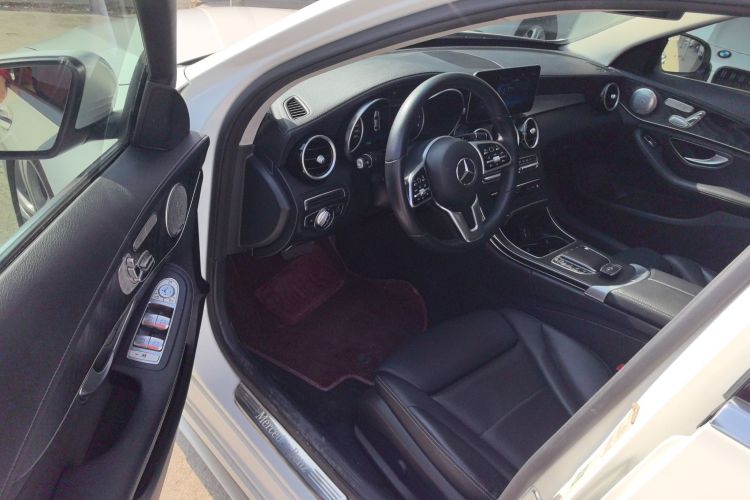 奔驰C级 2019款 C 260 L 运动版中控内饰20