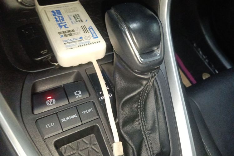 丰田 威兰达 2023款 2.0L CVT两驱豪华PLUS版局部细节18