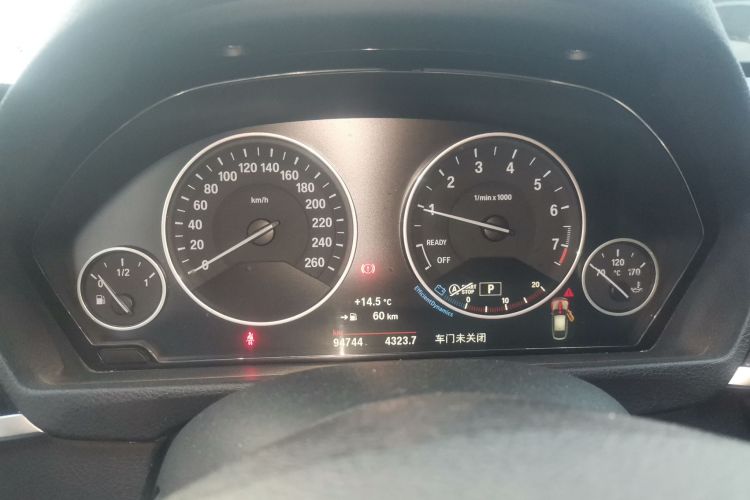 宝马3系GT 2018款 320i 时尚型中控内饰14