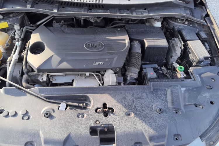 比亚迪 速锐 2014款 1.5TID 自动豪华型机舱底盘24