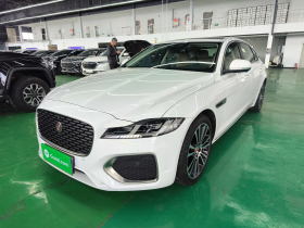 捷豹XFL 2024款 2.0T P250 两驱尊享豪华版