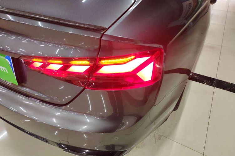 奥迪A5 2021款 Sportback 40 TFSI quattro 豪华致雅型车身外观9