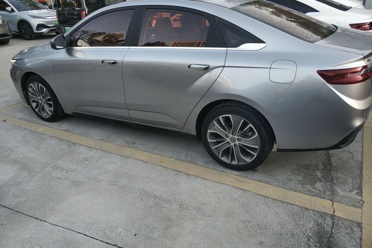 吉利几何A 2019款 升级款 高维标准续航平方版车身外观6003