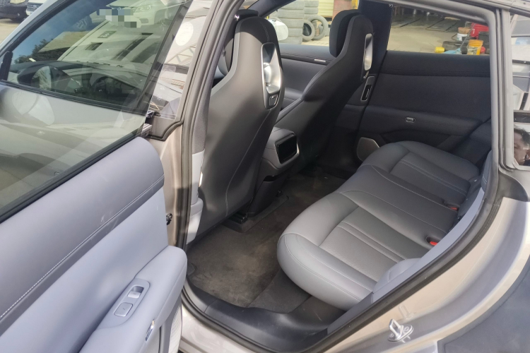 小米汽车 小米YU7 2025款 超长续航后驱版中控内饰21