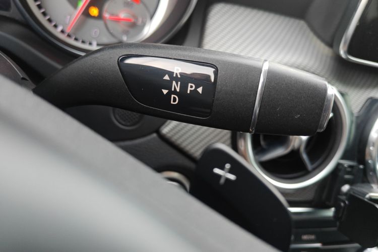 奔驰GLA 2016款 GLA 200 动感型局部细节18