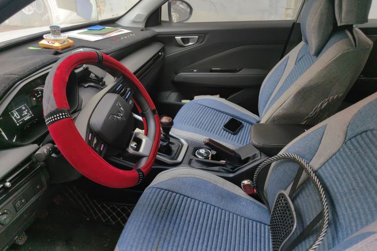 五菱汽车 五菱星驰 2022款 1.5L 手动自由型中控内饰19