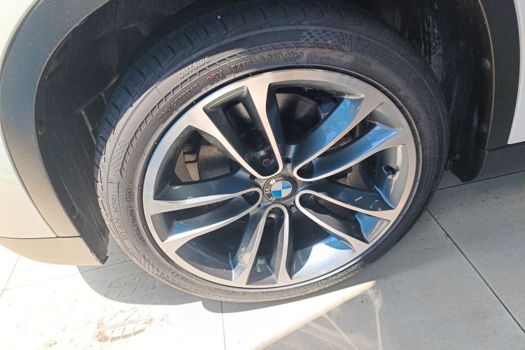 宝马X1 2013款 sDrive18i 运动设计套装车身外观6002