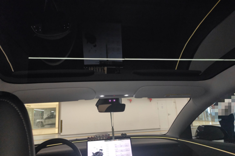 特斯拉 Model 3 2025款 后轮驱动版中控内饰22