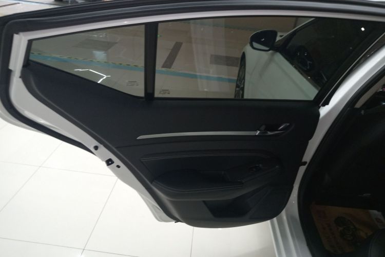 日产 天籁 2022款 2.0L XL-TLS 悦享版中控内饰7008