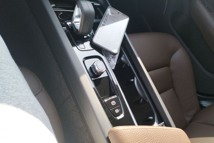 沃尔沃S60 2022款 B4 智逸豪华版中控内饰18