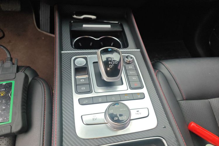 比亚迪 唐新能源 2018款 DM 2.0T 全时四驱智联创睿型 7座 国V中控内饰18