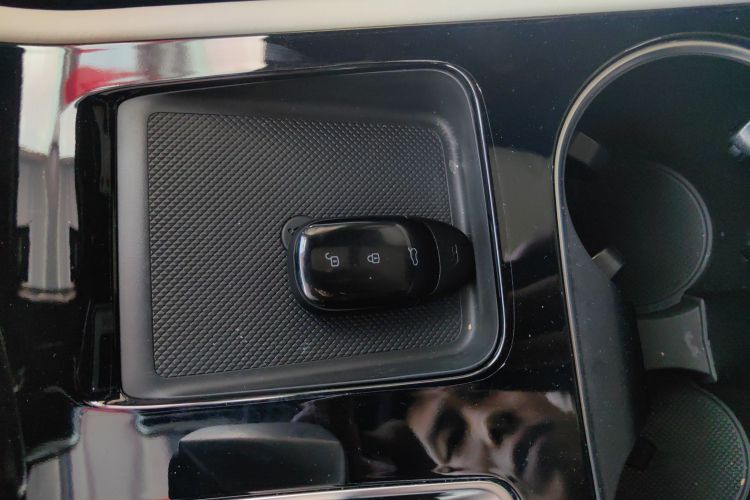 理想汽车 理想ONE 2021款 增程6座版中控内饰11