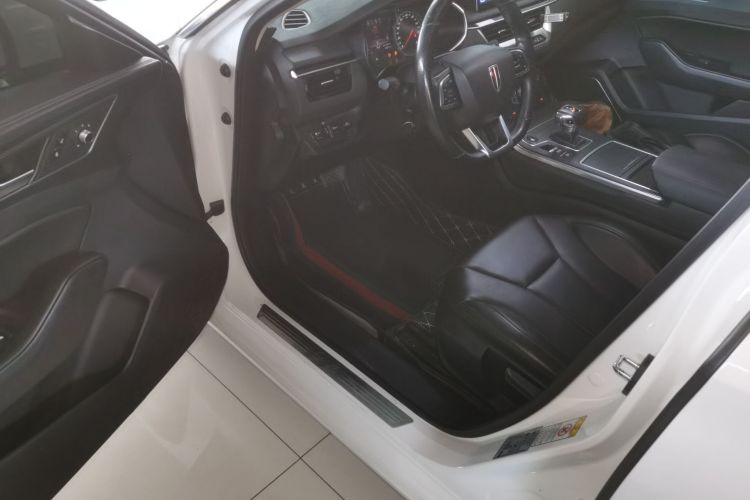 红旗H5 2022款 经典款 改款 1.5T DCT旗韵版中控内饰20