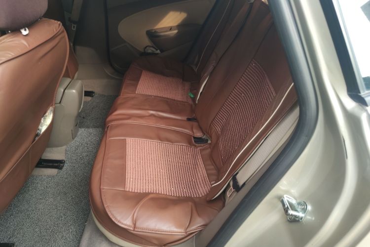 别克 英朗 2013款 GT 1.6L 自动时尚版中控内饰21