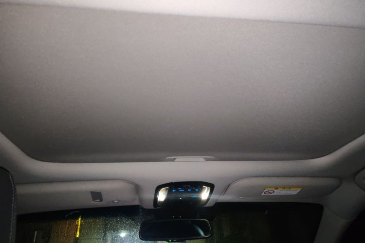 丰田 凌放HARRIER 2022款 双擎 2.5L CVT两驱豪华版中控内饰22