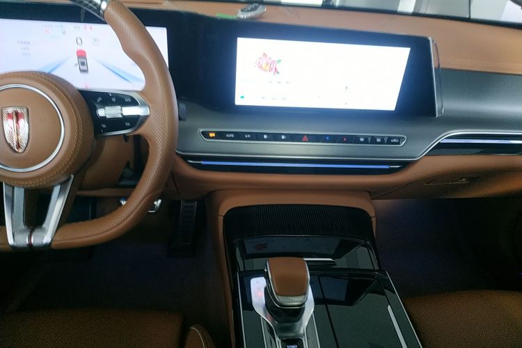 红旗H9 2024款 2.0T 旗畅 私享风尚版中控内饰16