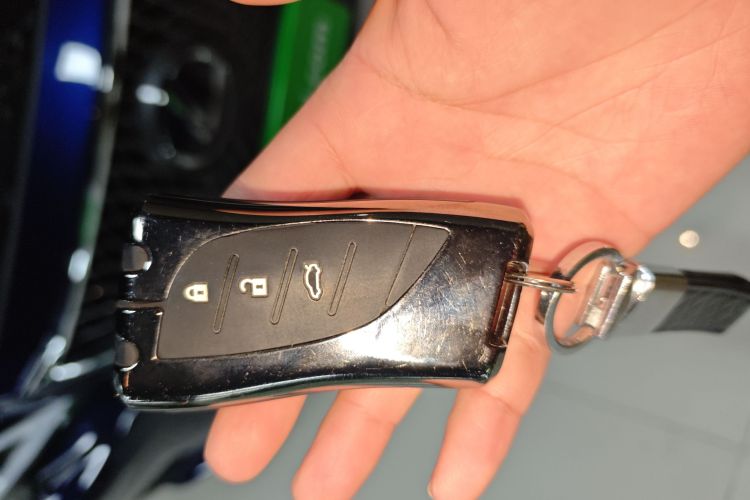 雷克萨斯LS 2021款 500h 豪华版中控内饰11